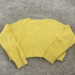 Cute yellow cropped sweater size xs